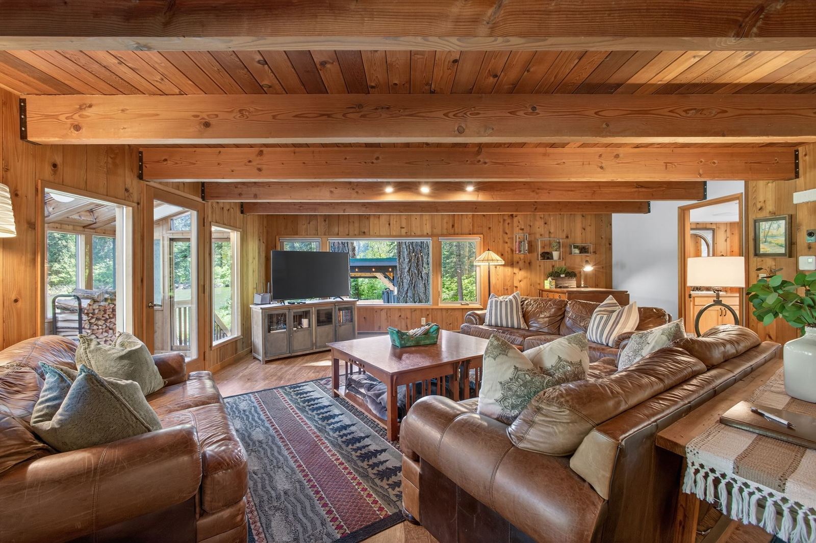 Leather sofas and a big-screen TV for movie nights